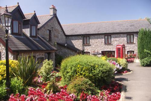 St Mary'S Hotel Golf & Country Club Pencoed Exteriör bild