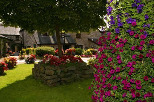 St Mary'S Hotel Golf & Country Club Pencoed Exteriör bild