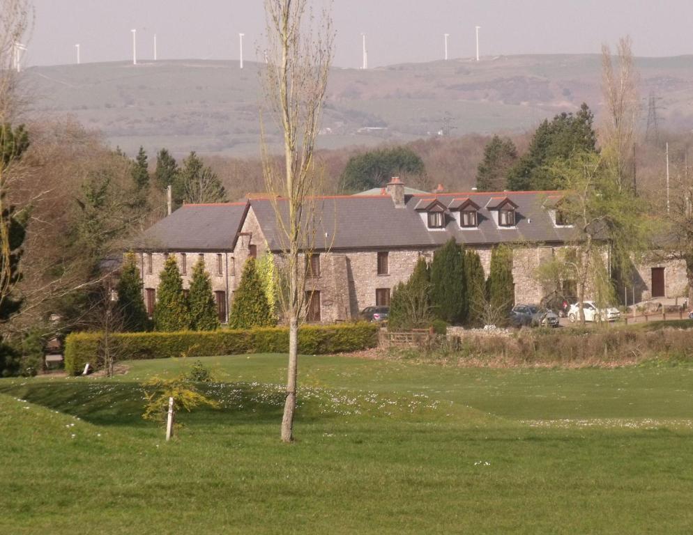 St Mary'S Hotel Golf & Country Club Pencoed Exteriör bild