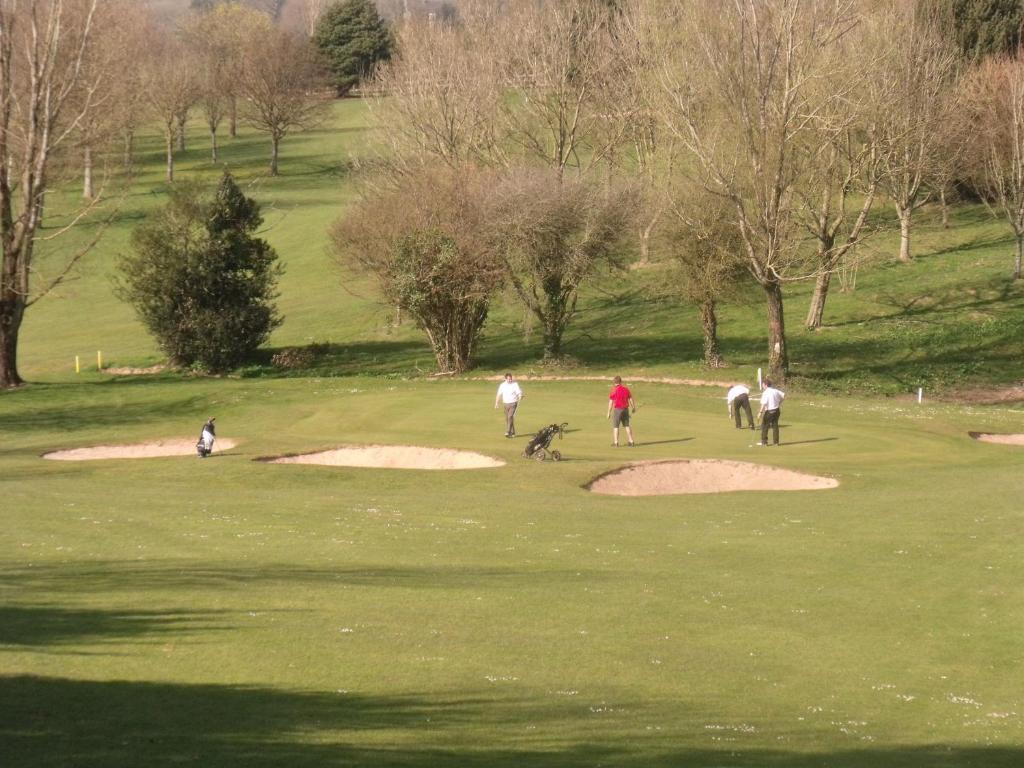 St Mary'S Hotel Golf & Country Club Pencoed Exteriör bild